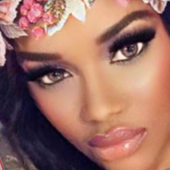 Meet your Posher, Cassandra - Picture 1 of 1